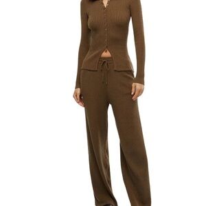 WeWoreWhat Brown Fly Away Knit Long-Sleeve Top and Pants Matching Set